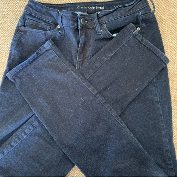 Excellent Preowned Condition Calvin Klein Jeans Size 4. Very Cute. - Picture 3 of 6